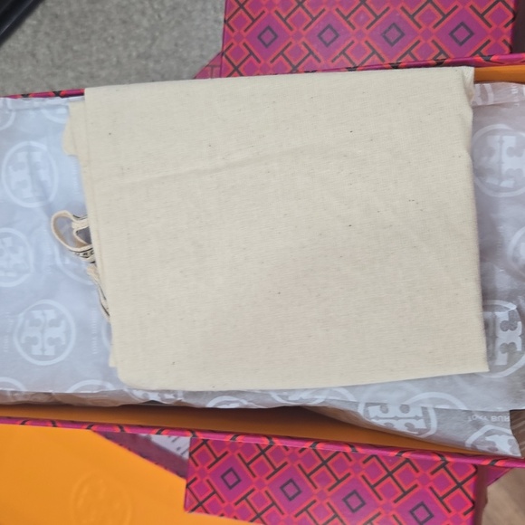 Tory Burch Double T Sport Slide Tumbled Leather - Picture 3 of 11